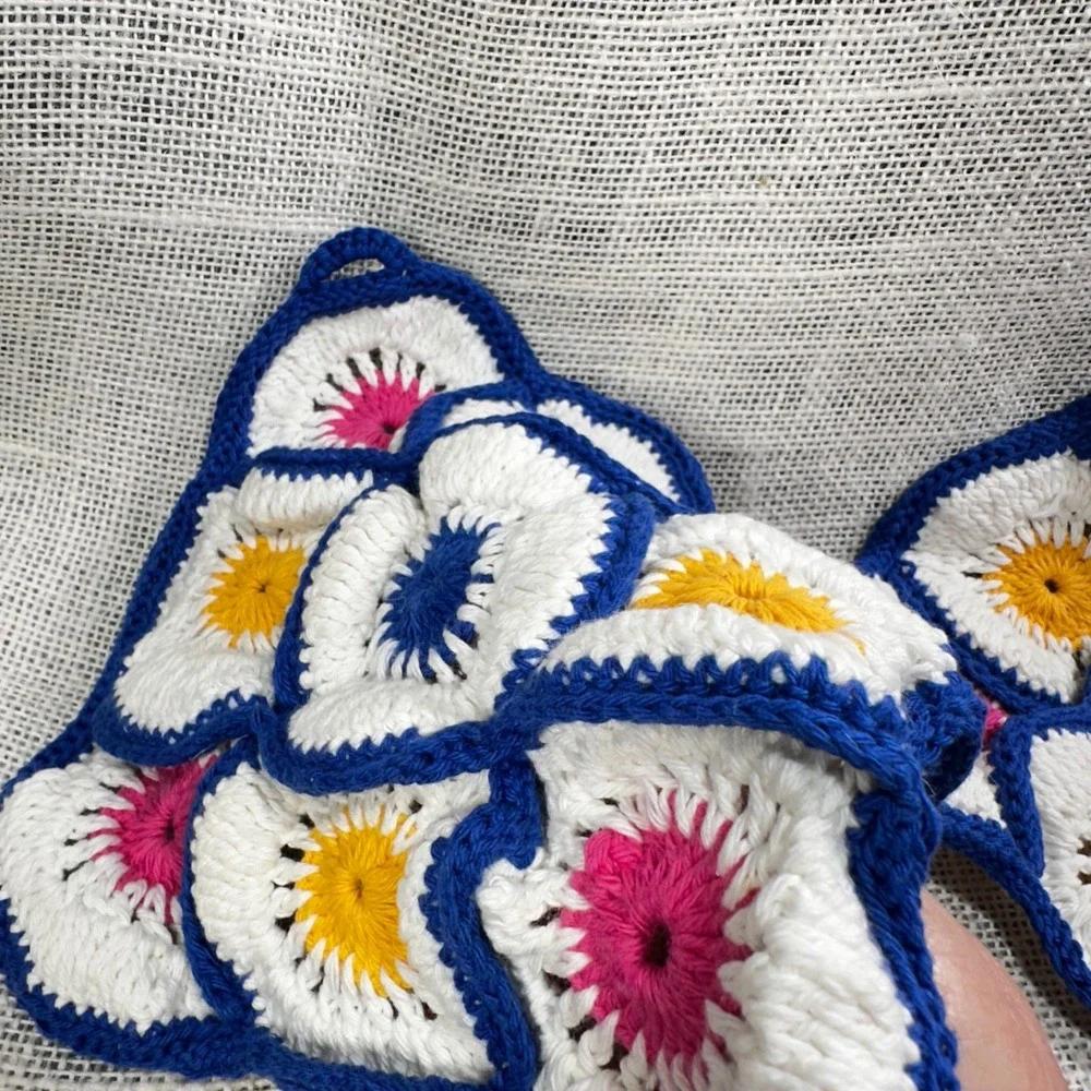 Vintage Handmade Crochet Potholders Set of 2 Floral Medallion Blue Pink‎ White